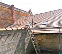 RÉNOVATION D'UNE TOITURE EN TUILES MÉCANIQUES SABLÉ NORMAND A MÉZIDON-CANON 